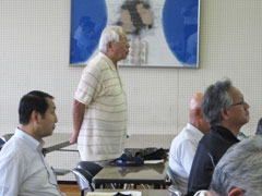 発言する学年理事